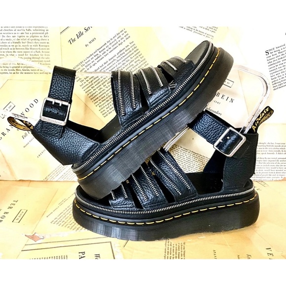 Urban Outfitters Dr Martens Clarissa 11 Quad Hdw Sandal Black Leather - Picture 4 of 9